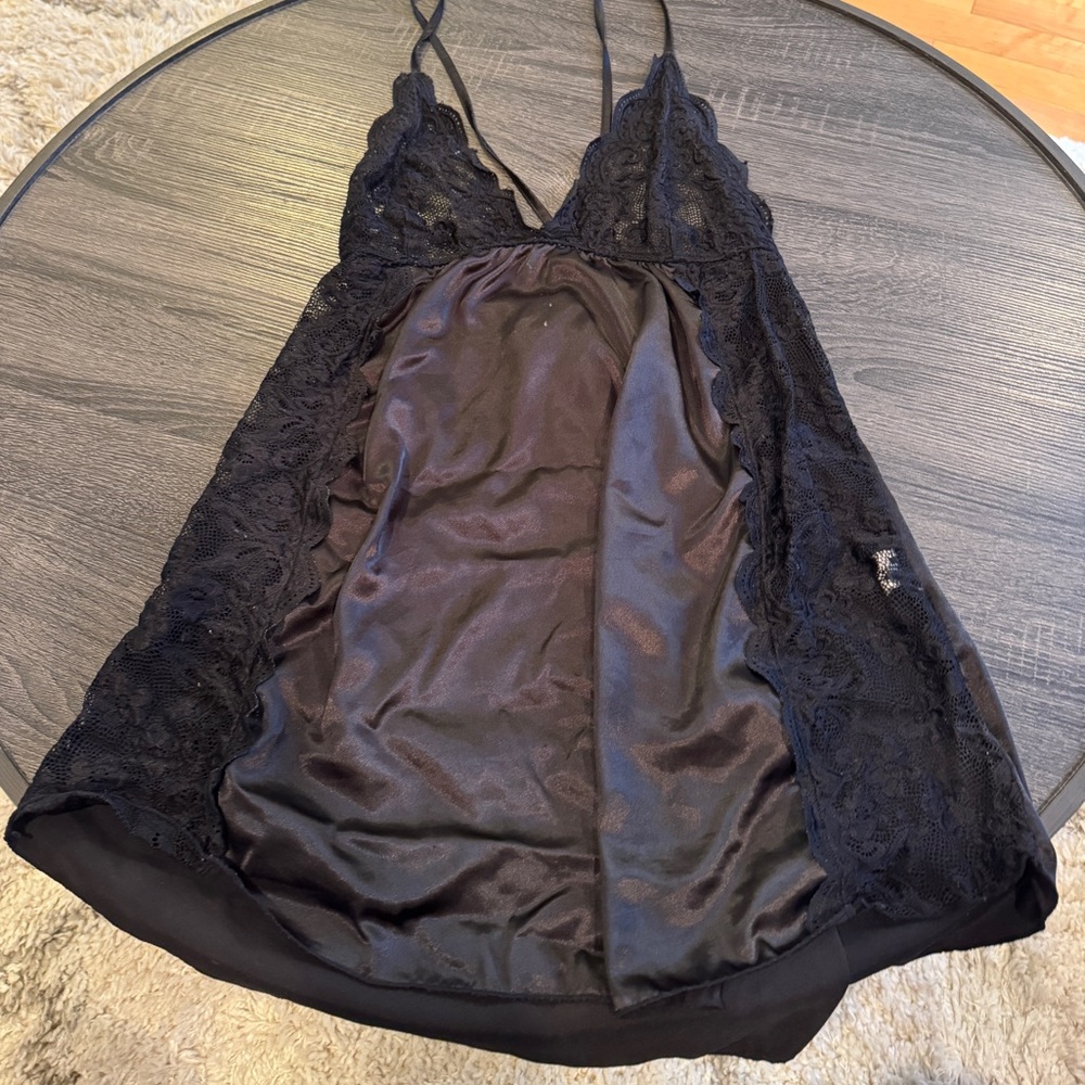 Elegant Black Lace Chemise